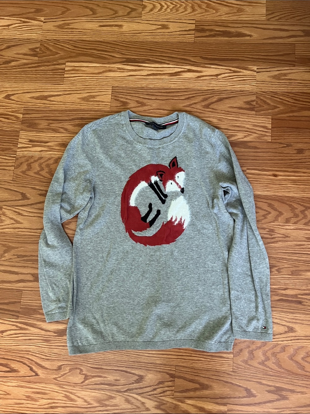 Tommy Hilfiger Gray Sweater with Red & White Fox Graphic